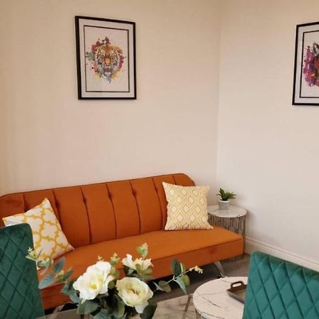 1 Bedroom Apartment - Flitwick - Contractor Friendly - Tourist Ready - Full Kitchen - Wifi - Smart Tv - Sofa Bed - Free Parking - Ideal For Short Or Long Stays Exterior photo